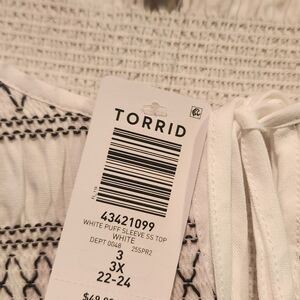 Torrid White Puff Sleeve Top